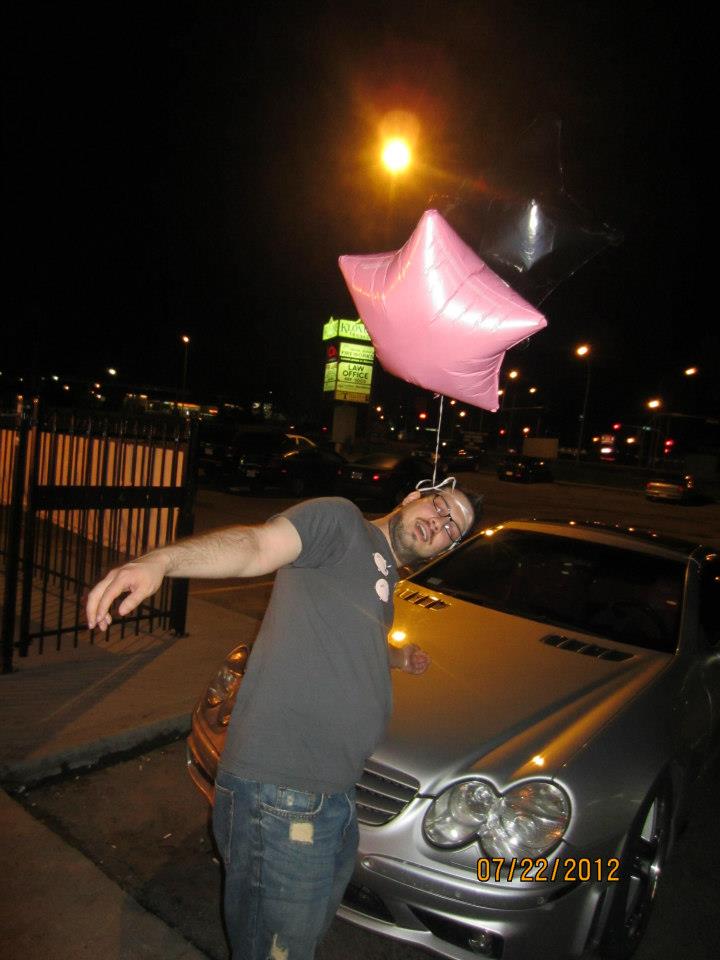 Evvvvvverybody in! I just have to piss myself and we can go.